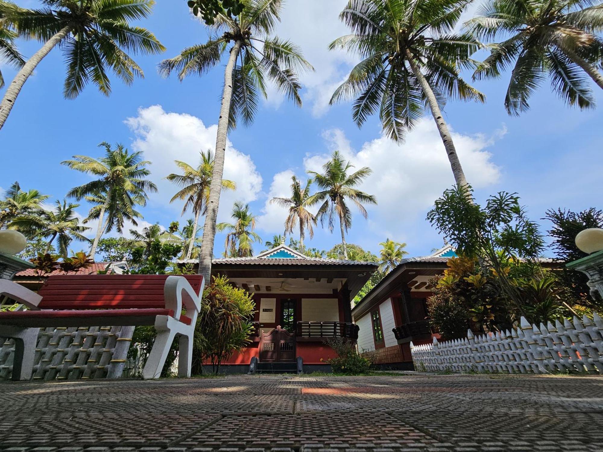 Leisure Valley Beach Resort Varkala Eksteriør bilde